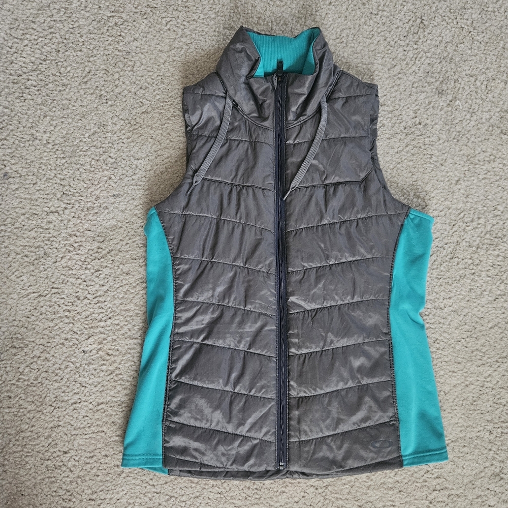 Oakley Vest